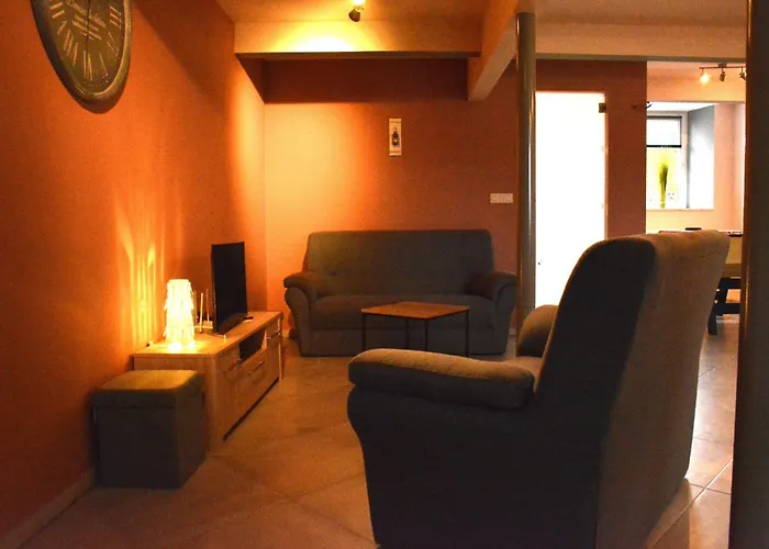 Prázdninový dům In Couvin With Terrace Aublain